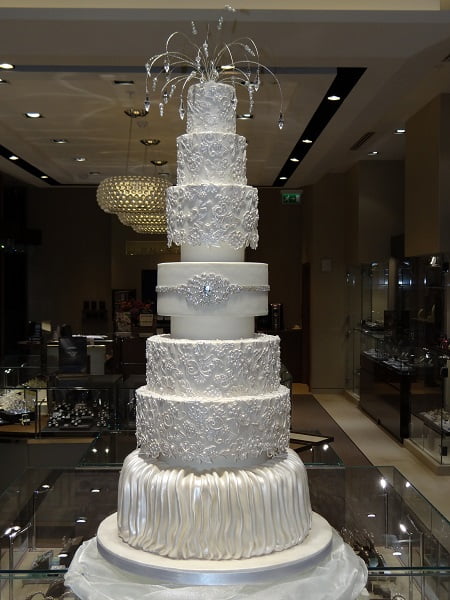 Terrific Wedding Cake With Crystal Decorations 12 On Table Runners Wedding with Wedding Cake With Crystal Decorations طرز تهیه چیز کیک تک نفره مجلسی و خوشمزه